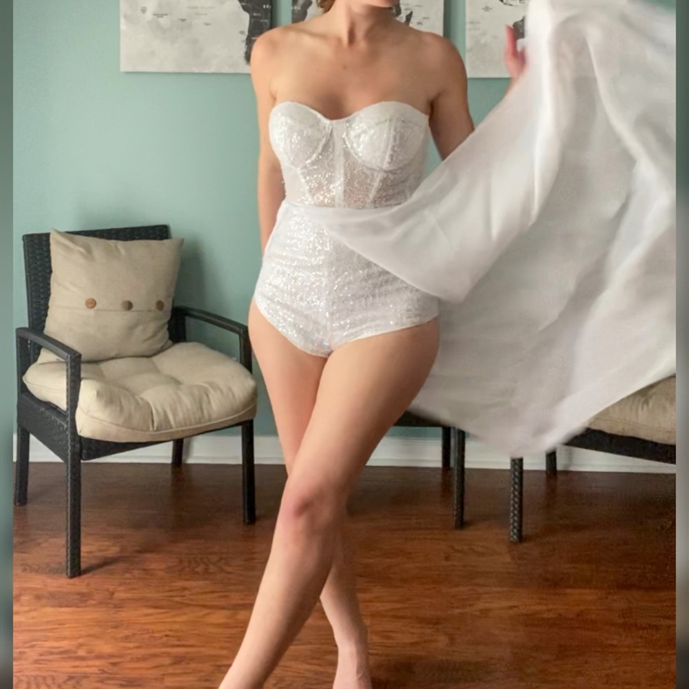 Sparkly white romper XS